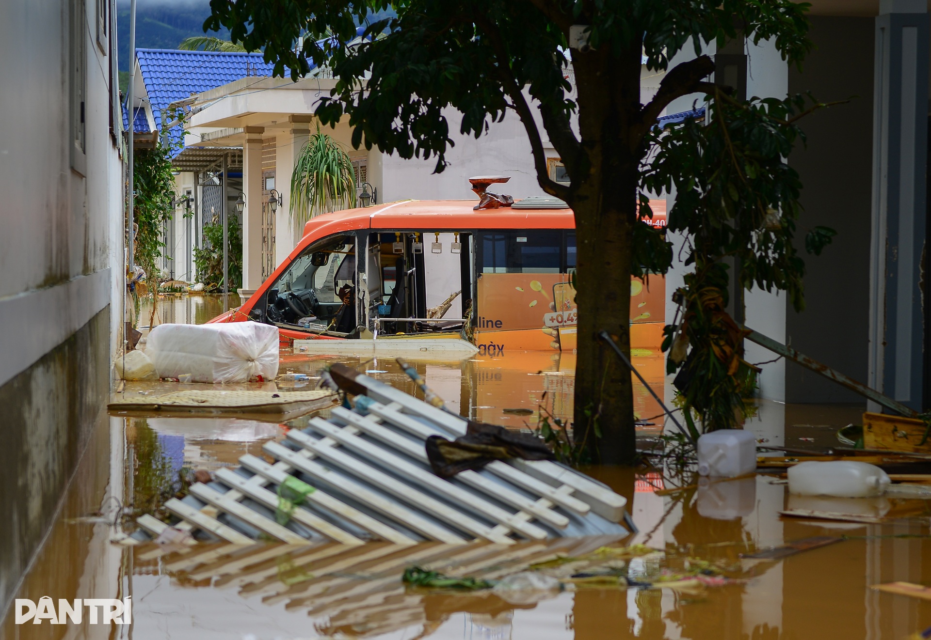Một đêm lũ dữ, nhiều gia đình ở Lâm Đồng trắng tay - 5