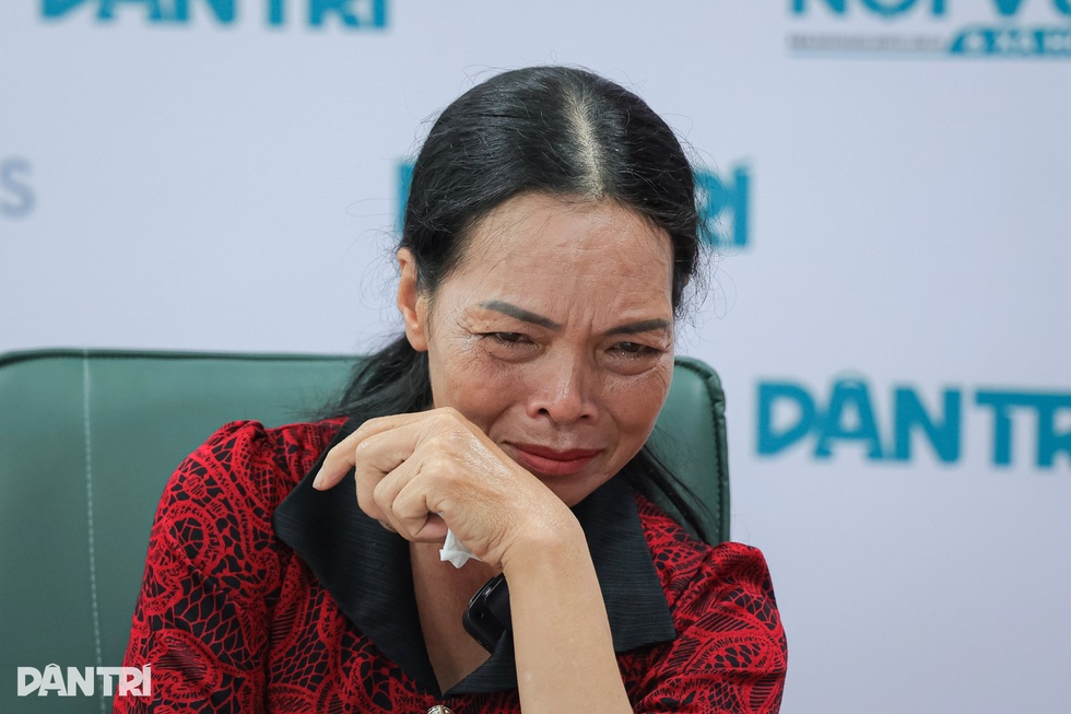 Mẹ công nhân Hà Nội đoàn tụ con gái Pháp sau 31 năm: Ngàn lần xin lỗi con - 1 Mẹ công nhân Hà Nội đoàn tụ con gái Pháp sau 31 năm: Ngàn lần xin lỗi con - 1