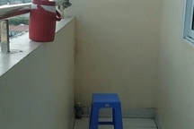 Bệnh nhân tử vong trên bãi cỏ ở bệnh viện Trà Vinh