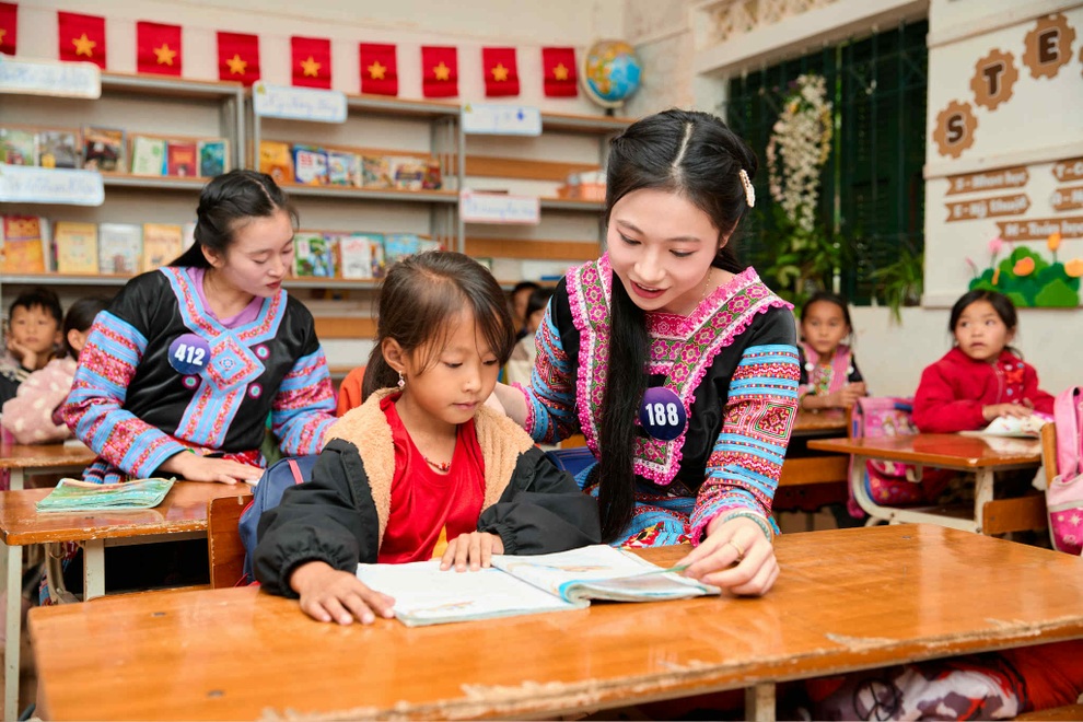 Top 30 Hoa hậu Du lịch Dân tộc Việt Nam múa khèn, hóa thành cô gái Mông - 1