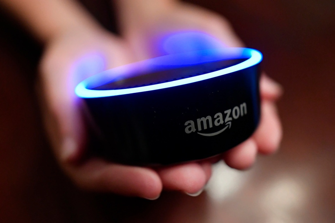 Bé gái 10 tuổi suýt mất mạng vì trợ lý ảo Alexa - 1