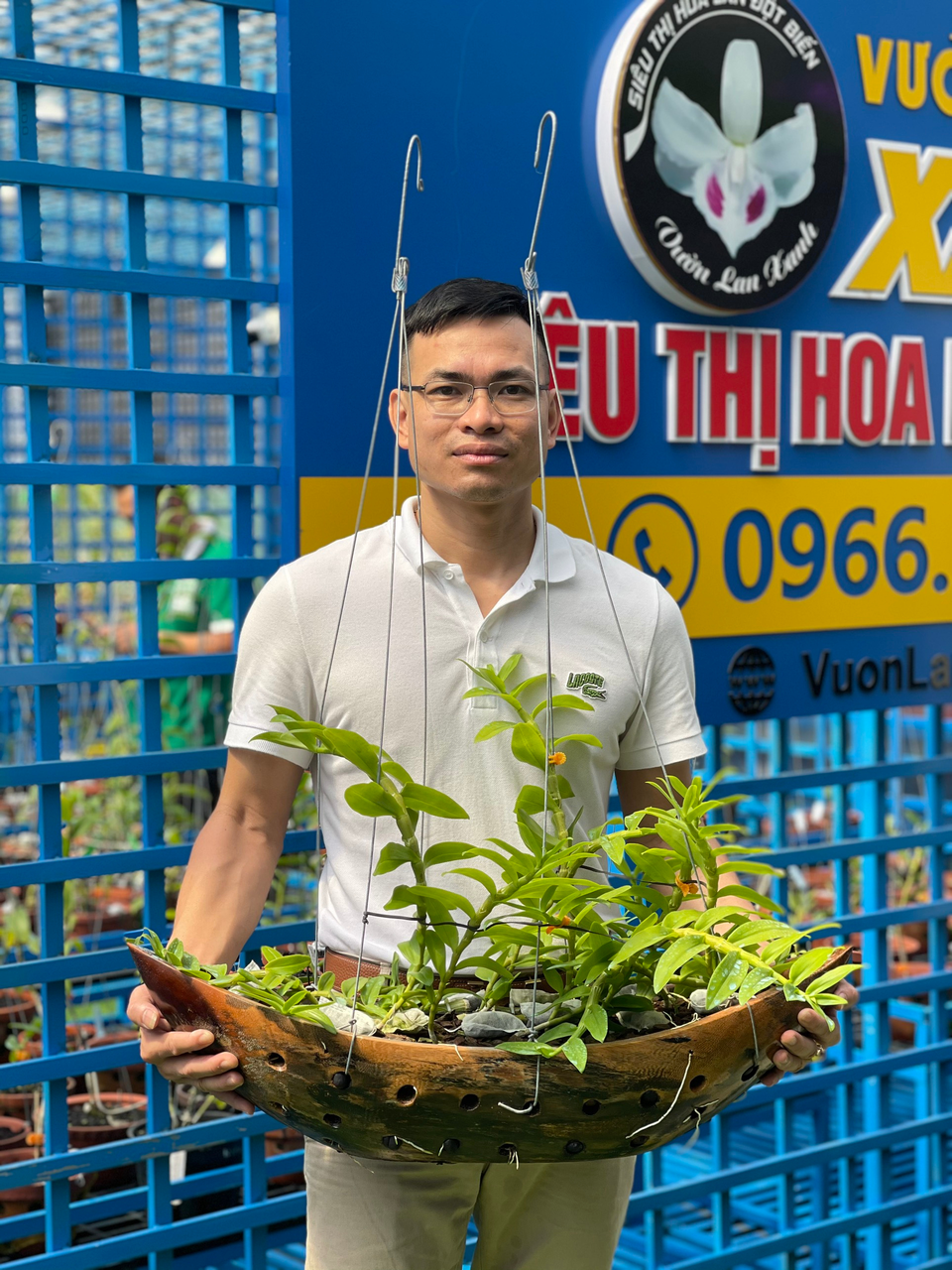 Nghệ nhân Bùi Đình Chung bật mí cách chăm lan đột biến vào mùa hè - 3 Nghệ nhân Bùi Đình Chung bật mí cách chăm lan đột biến vào mùa hè - 3