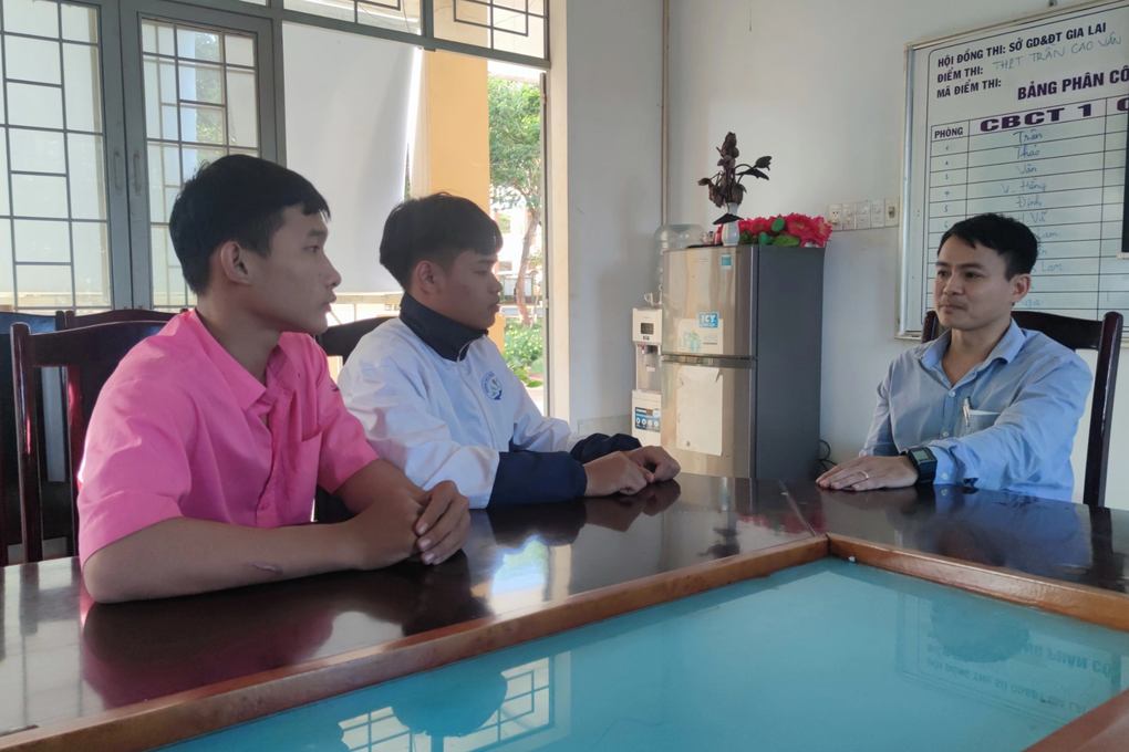 Những giáo viên nặng lòng với sự nghiệp trồng người ở vùng cao - 10 Những giáo viên nặng lòng với sự nghiệp trồng người ở vùng cao - 10