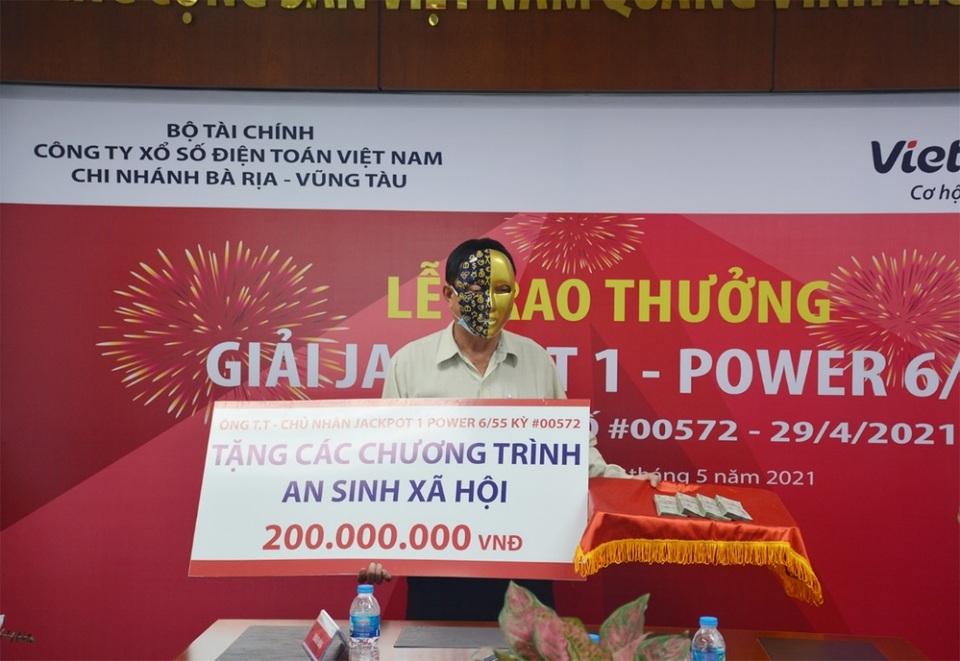 Người chơi thứ hai trúng Jackpot tại Long An tặng từ thiện 200 triệu đồng - 3 Người chơi thứ hai trúng Jackpot tại Long An tặng từ thiện 200 triệu đồng - 3
