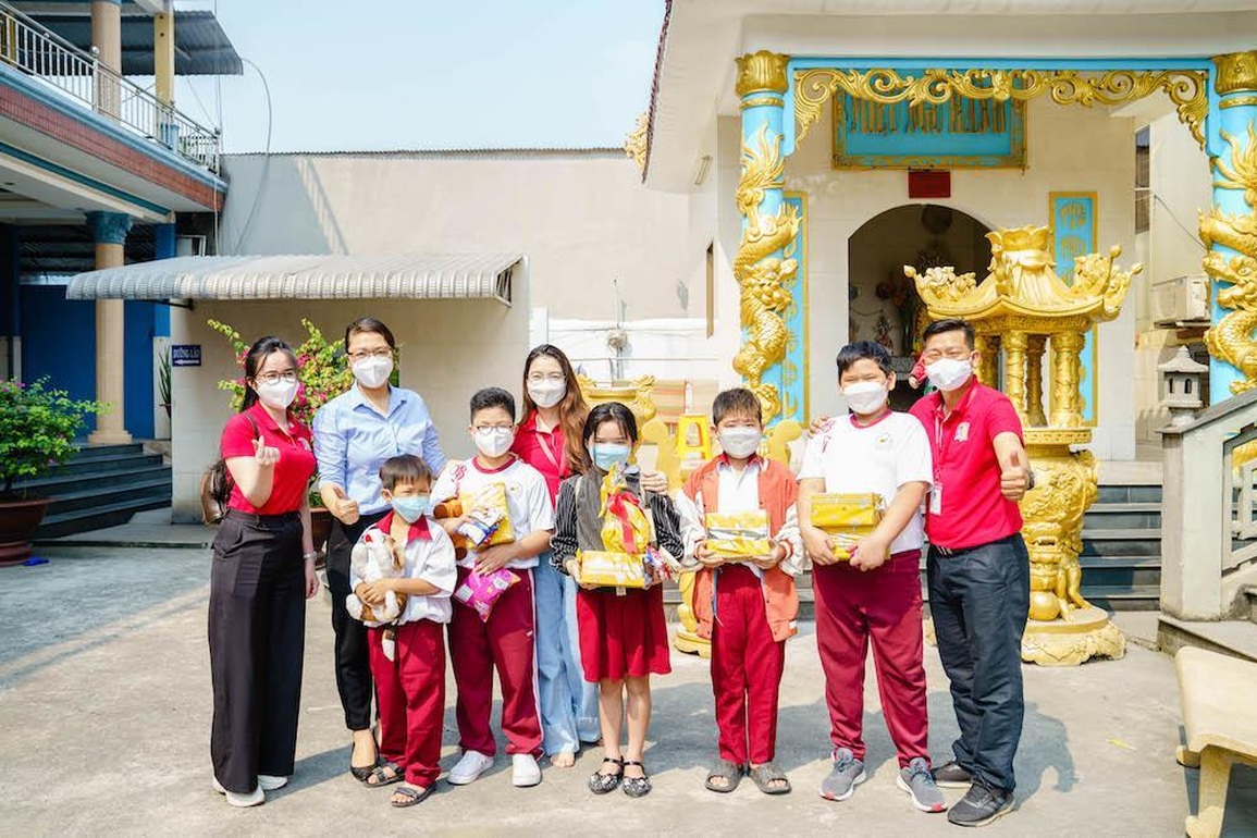 Royal School sưởi ấm trái tim trẻ mồ côi do ảnh hưởng của dịch Covid-19 - 3 Royal School sưởi ấm trái tim trẻ mồ côi do ảnh hưởng của dịch Covid-19 - 3