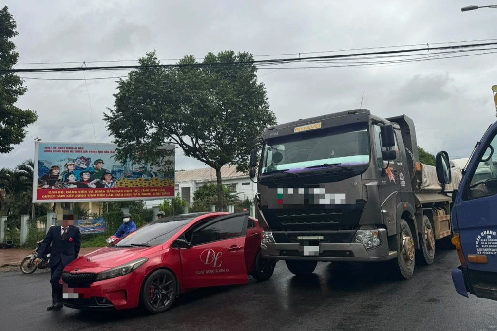 Vụ chú rể đánh tài xế xe ben: Sau đám cưới công an sẽ mời làm việc - 1 Vụ chú rể đánh tài xế xe ben: Sau đám cưới công an sẽ mời làm việc - 1