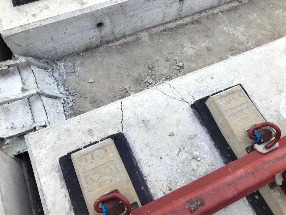 Chưa tìm ra nguyên nhân rơi gối cao su làm lệch dầm cầu metro - 3 Chưa tìm ra nguyên nhân rơi gối cao su làm lệch dầm cầu metro - 3