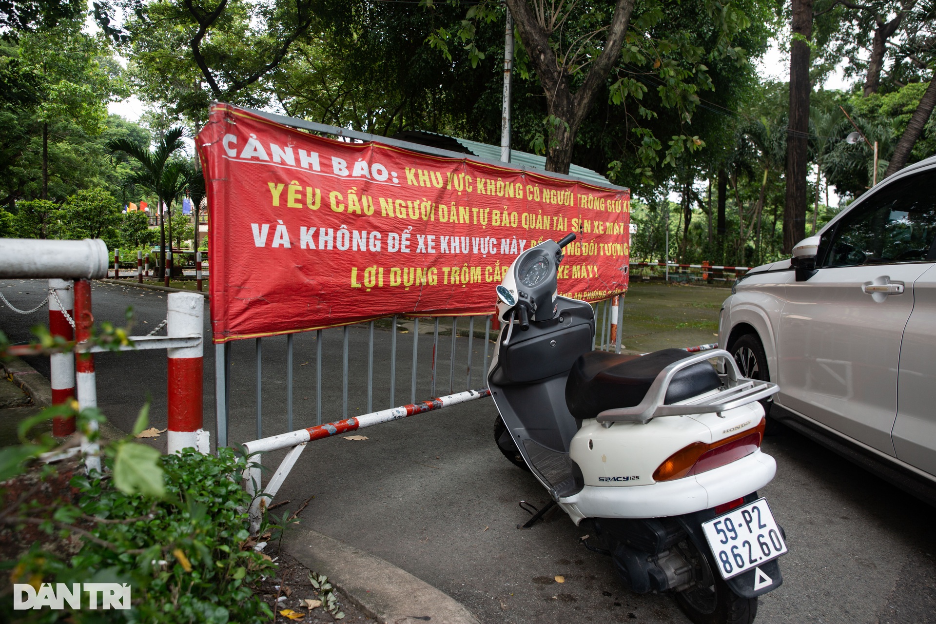 Bãi xe công viên ở TPHCM nơi cần không có, nơi có không cần - 3 Bãi xe công viên ở TPHCM nơi cần không có, nơi có không cần - 3