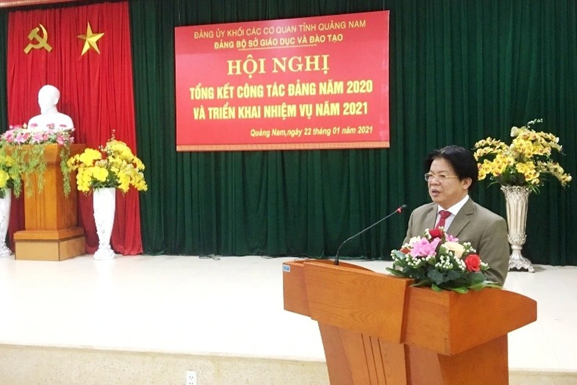 Vì sao Giám đốc Sở GD-ĐT Quảng Nam xin nghỉ hưu sớm? - 1 Vì sao Giám đốc Sở GD-ĐT Quảng Nam xin nghỉ hưu sớm? - 1
