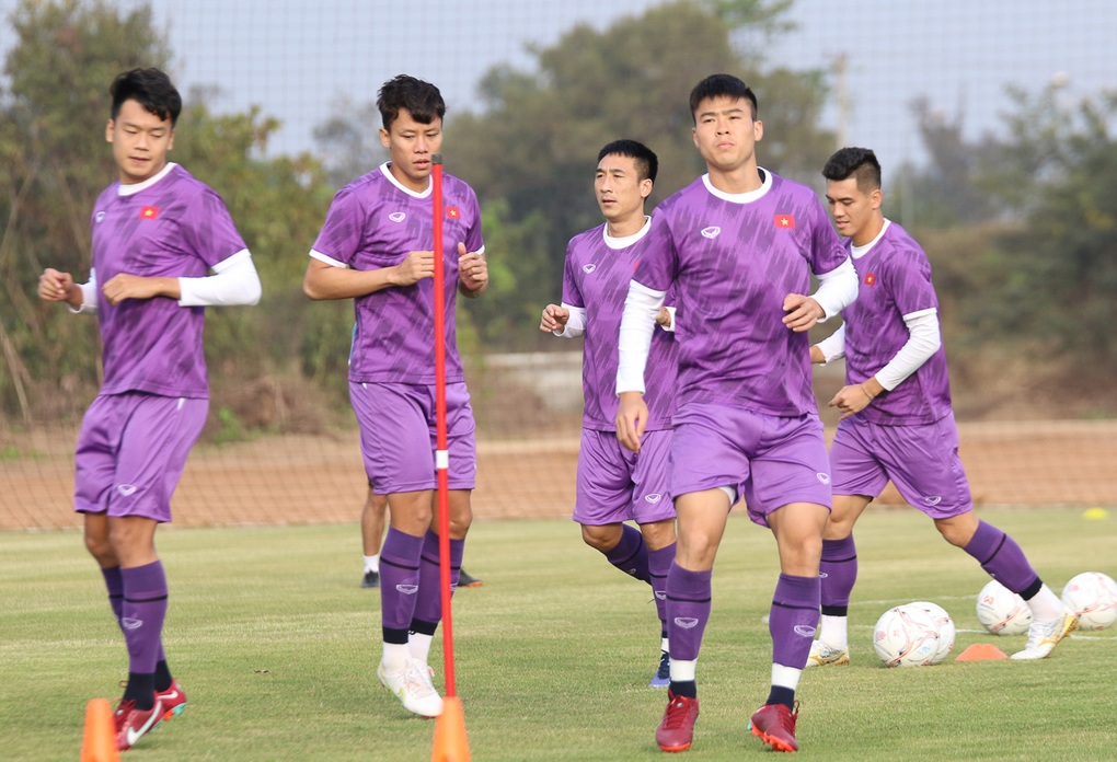 HLV Park Hang Seo lộ vẻ đăm chiêu trước trận gặp Lào - 8