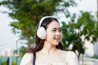 Trải nghiệm Sony WH-1000XM6: Đối thủ của Apple AirPods Max - 16