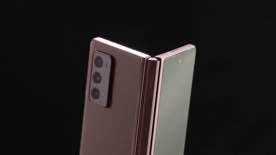 Galaxy Z Fold2 lộ video trên tay trước thềm ra mắt - 2 Galaxy Z Fold2 lộ video trên tay trước thềm ra mắt - 2