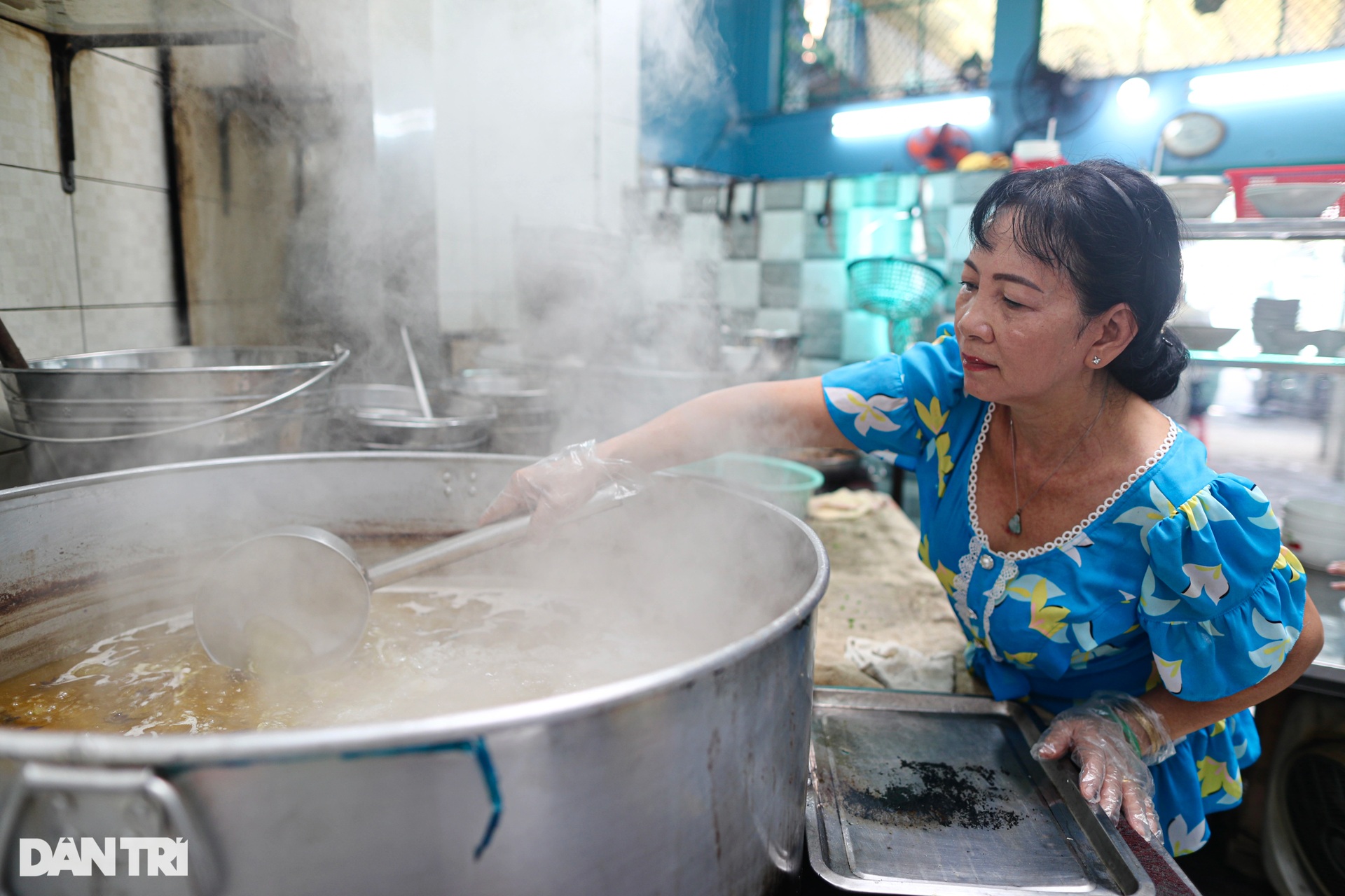 Quán phở Nam Định 3 đời ở TPHCM: Quyết giữ nguyên vị, 60 năm không rau giá - 5