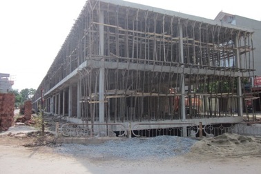 Cận cảnh hàng chục ki ốt "mọc" trên hệ thống thủy lợi Bắc Đuống