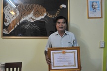 Nuôi bò, trồng chuối trên đất phèn, lão nông đều đặn thu lời 5 tỷ đồng mỗi năm