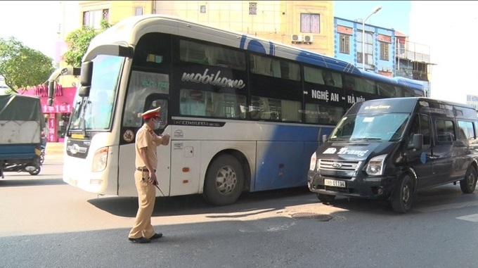 Hà Nội: Đảm bảo an toàn giao thông trong dịp nghỉ lễ 30/4-1/5, xử lý nhiều trường hợp không đeo khẩu trang - Ảnh 4.