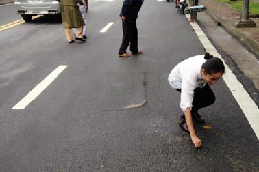 "Đinh tặc" lộng hành trên đường phố Huế