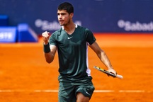 Đánh bại Tsitsipas, Alcaraz tiến vào bán kết Barcelona Open