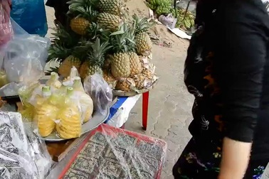 Thị trường Tết Đoan Ngọ ế ẩm