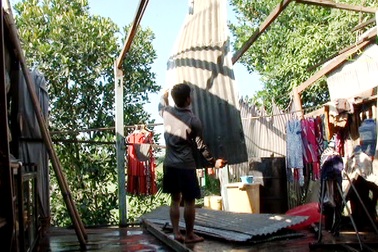 Mưa giông, lốc xoáy phá hỏng 21 căn nhà