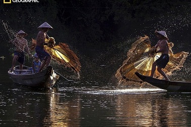 Ảnh chài lưới của Việt Nam lọt top ảnh đẹp trên báo Mỹ
