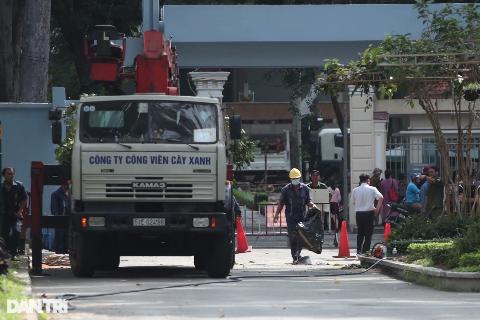 Nhân chứng vụ cây gãy nhánh ở Công viên Tao Đàn: Người nằm la liệt - 3