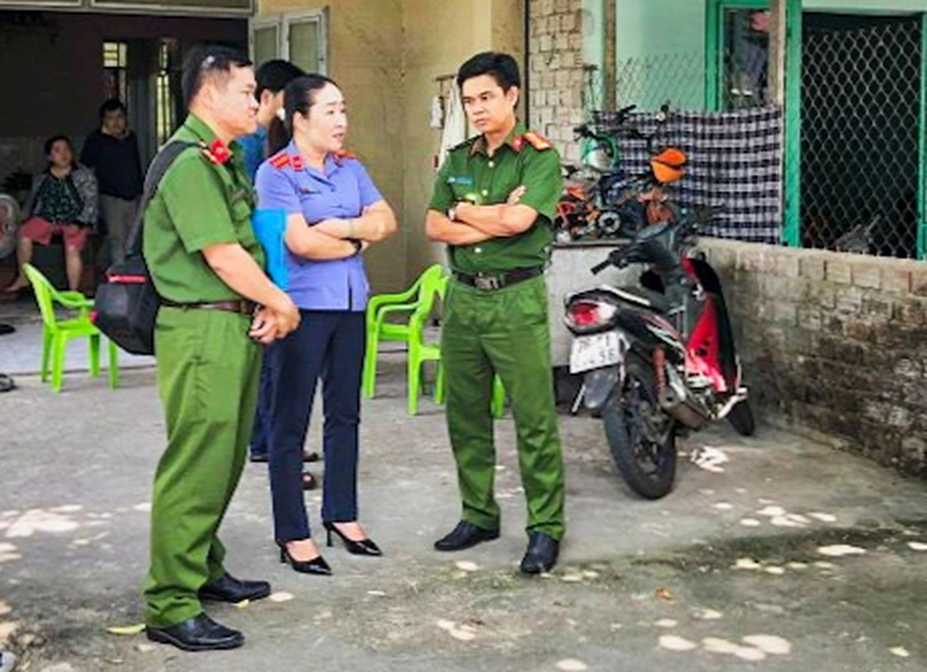 Truy xét nhóm người nổ súng đòi 30 triệu đồng ở Đà Nẵng - 1 Truy xét nhóm người nổ súng đòi 30 triệu đồng ở Đà Nẵng - 1