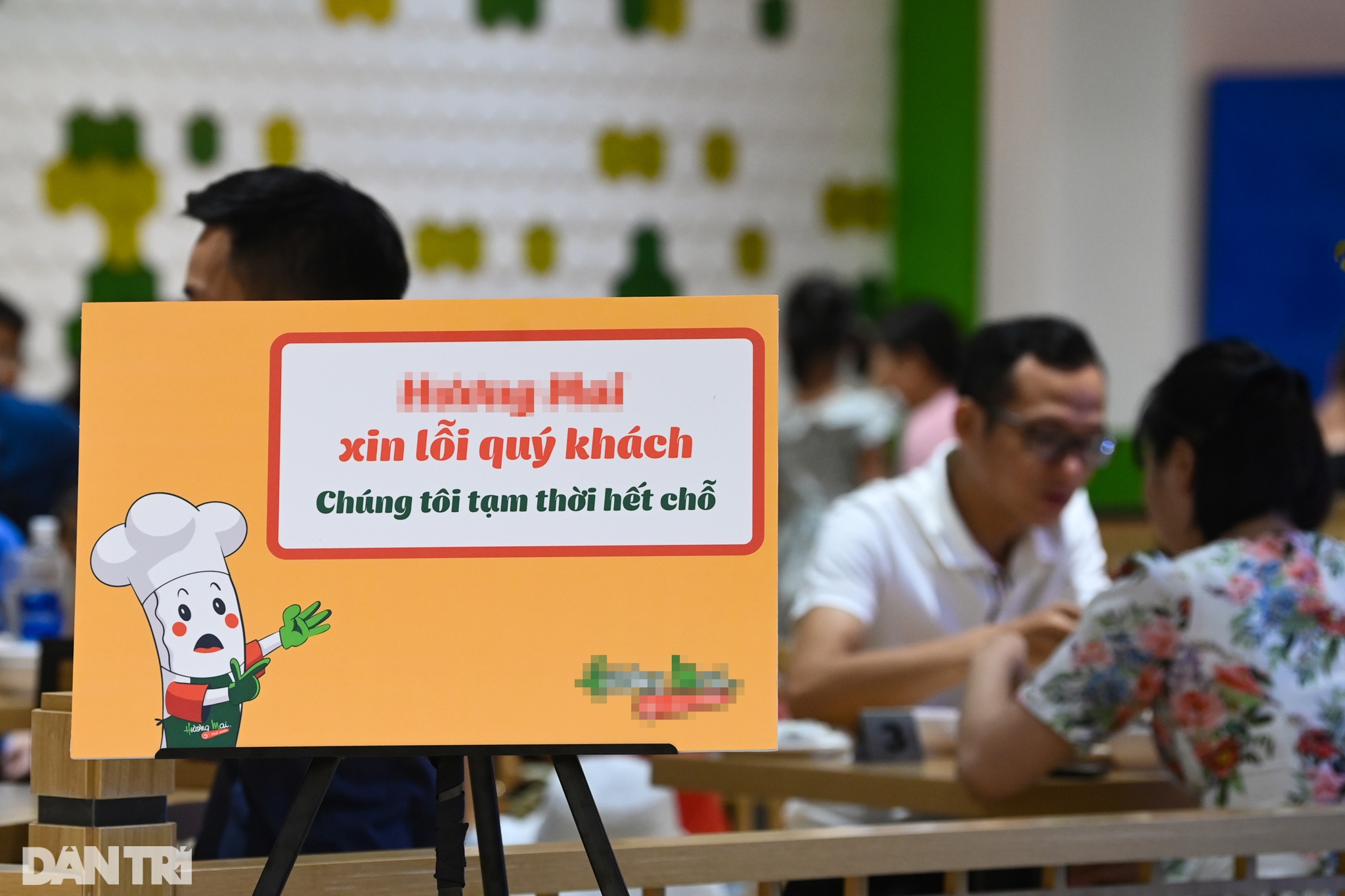Công viên, hàng quán ở Hà Nội chật kín khách ngày đầu kỳ nghỉ lễ - 10 Công viên, hàng quán ở Hà Nội chật kín khách ngày đầu kỳ nghỉ lễ - 10