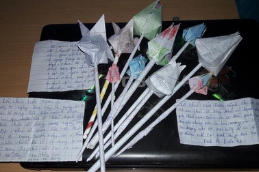 Rơi nước mắt với thiệp 20/11 của học sinh người Ca Dong