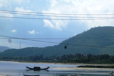 Nghi phạm bị hàng trăm cảnh sát vây ra giá thuê đò 3 triệu đồng