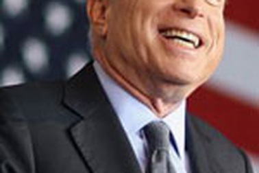 McCain nhờ Nga hỗ trợ tài chính?