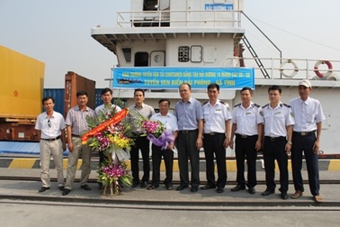Khai trương tuyến vận tải container đầu tiên bằng đường biển nội địa