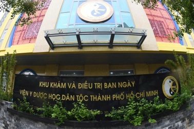 Viện Y dược học dân tộc TPHCM thu phí thực hành của nhân viên có hợp lý?