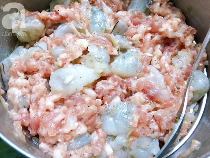 Dùng bánh tráng làm há cảo tôm thịt siêu ngon trong nháy mắt - Ảnh 2. Dùng bánh tráng làm há cảo tôm thịt siêu ngon trong nháy mắt - Ảnh 2.