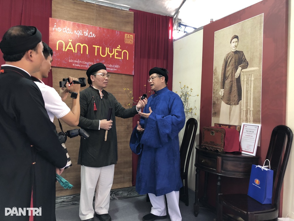 Nhà nghiên cứu cổ vật Lê Gia: Tin vào đồ, không tin vào người - 2 Nhà nghiên cứu cổ vật Lê Gia: Tin vào đồ, không tin vào người - 2