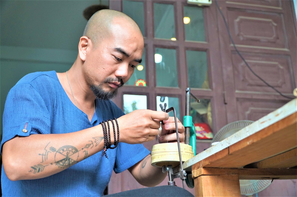 Kỹ sư bỏ việc, dùng mắt tre làm đồ vật tâm linh độc đáo - 1 Kỹ sư bỏ việc, dùng mắt tre làm đồ vật tâm linh độc đáo - 1