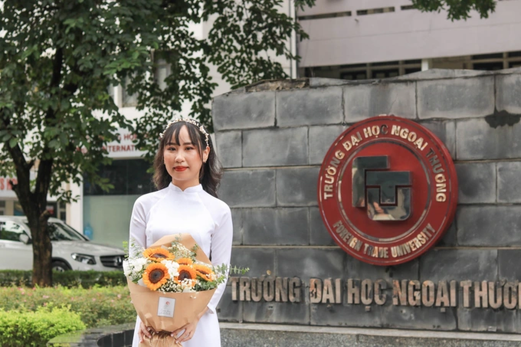 Hoa hậu Lương Thùy Linh là một trong những học sinh, sinh viên nổi bật 2022 - 3 Hoa hậu Lương Thùy Linh là một trong những học sinh, sinh viên nổi bật 2022 - 3