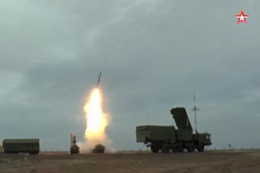 S-400 đánh trúng mục tiêu dù bị gây nhiễu điện tử