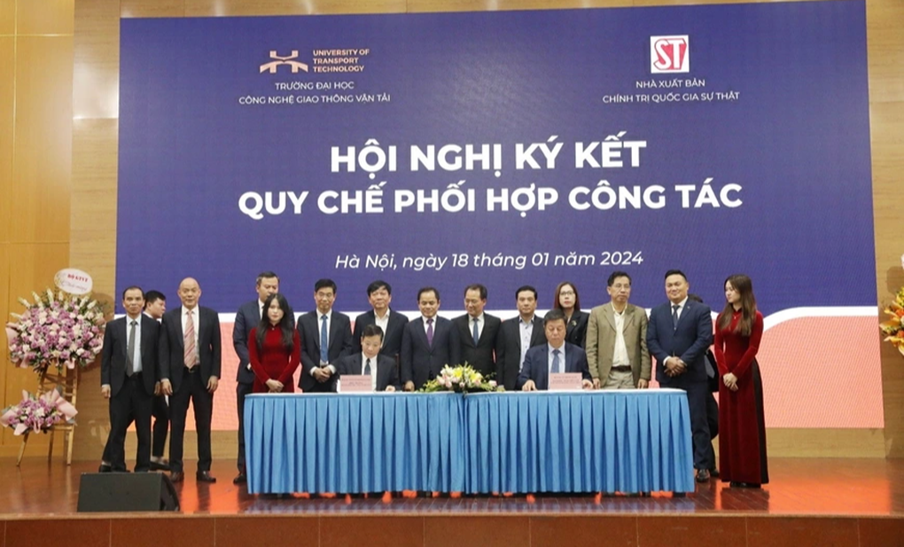 Phối hợp đưa sách có giá trị lý luận, thực tiễn phục vụ đào tạo - 2 Phối hợp đưa sách có giá trị lý luận, thực tiễn phục vụ đào tạo - 2