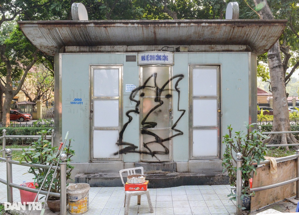Trải nghiệm nhà vệ sinh công cộng ở Hà Nội - 2 Trải nghiệm nhà vệ sinh công cộng ở Hà Nội - 2