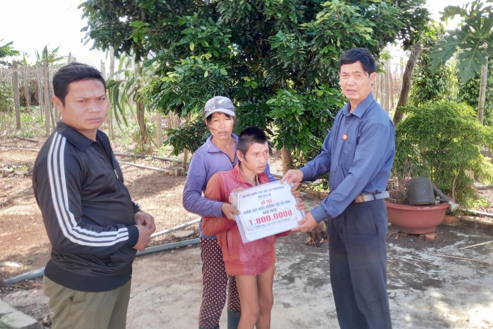 Cựu chiến binh mang hy vọng sống đến với nạn nhân chất độc da cam - 4 Cựu chiến binh mang hy vọng sống đến với nạn nhân chất độc da cam - 4