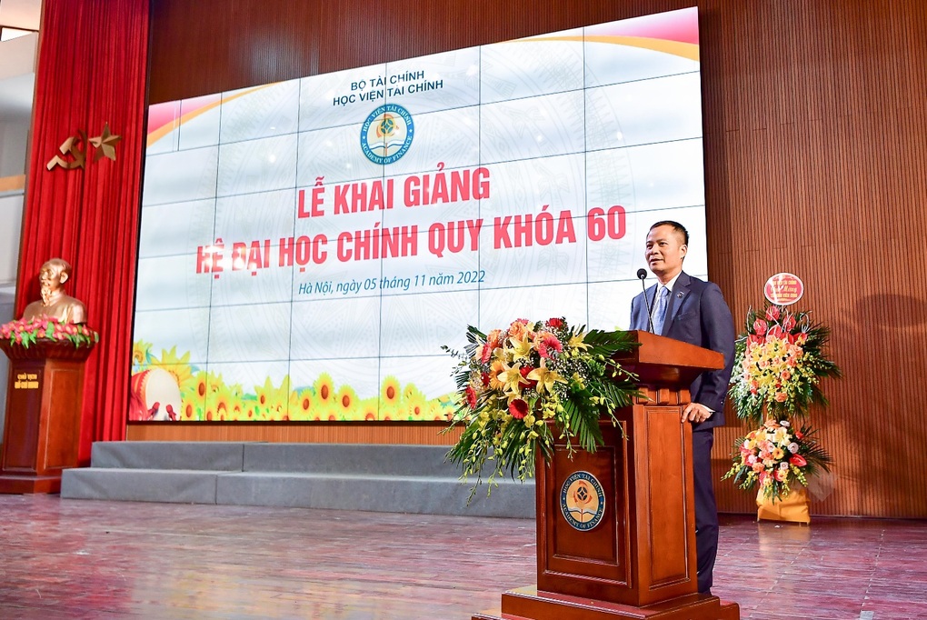 Vietcombank trao học bổng trị giá 200 triệu đồng cho sinh viên Học viện tài chính - 2 Vietcombank trao học bổng trị giá 200 triệu đồng cho sinh viên Học viện tài chính - 2