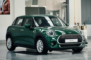 Mini Cooper và One có bản nâng cấp: Xe nhỏ cho nhà giàu Việt