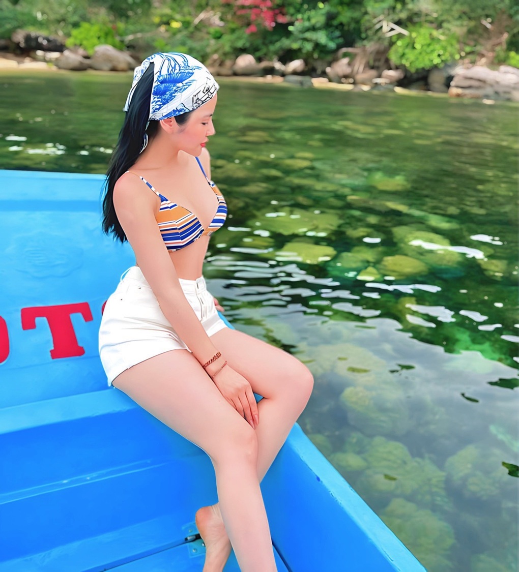 Hot girl xinh đẹp vừa dạm ngõ với cầu thủ Quang Hải là ai? - 6 Hot girl xinh đẹp vừa dạm ngõ với cầu thủ Quang Hải là ai? - 6