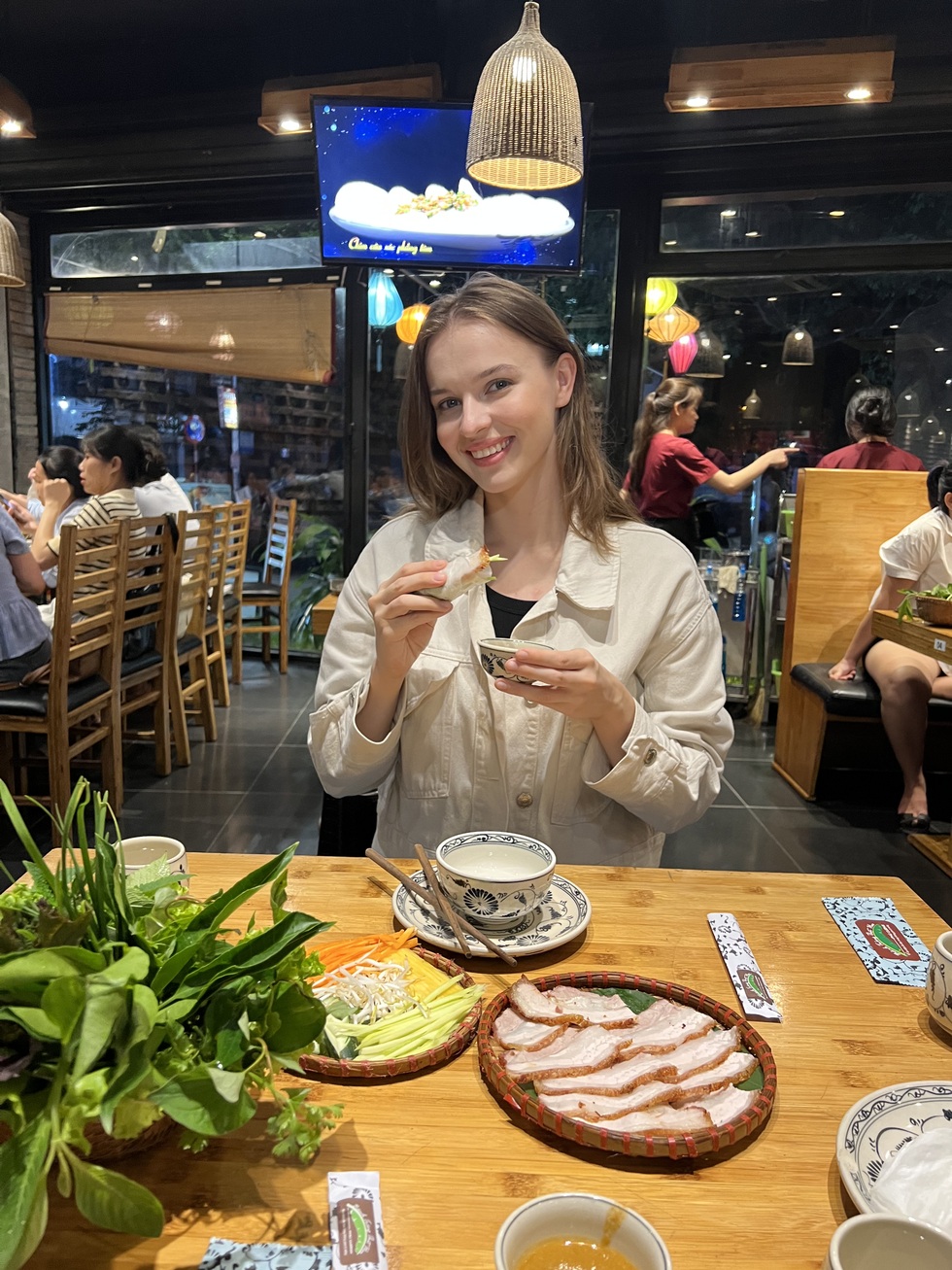 Khoảnh khắc đặc biệt đón năm mới của những khách Tây ở Việt Nam - 7 Khoảnh khắc đặc biệt đón năm mới của những khách Tây ở Việt Nam - 7