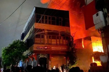 Bắt giữ kẻ phóng hỏa khiến 4 ngôi nhà cháy rụi ở Bắc Giang