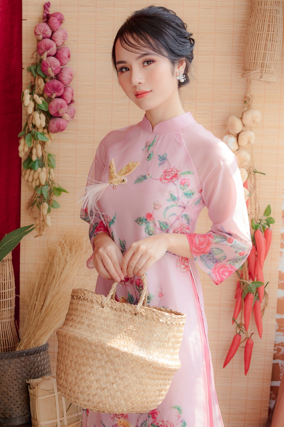 Hoa khôi Trà My đẹp ngỡ ngàng trong bộ ảnh mừng xuân Canh Tý 2020 - 7 Hoa khôi Trà My đẹp ngỡ ngàng trong bộ ảnh mừng xuân Canh Tý 2020 - 7