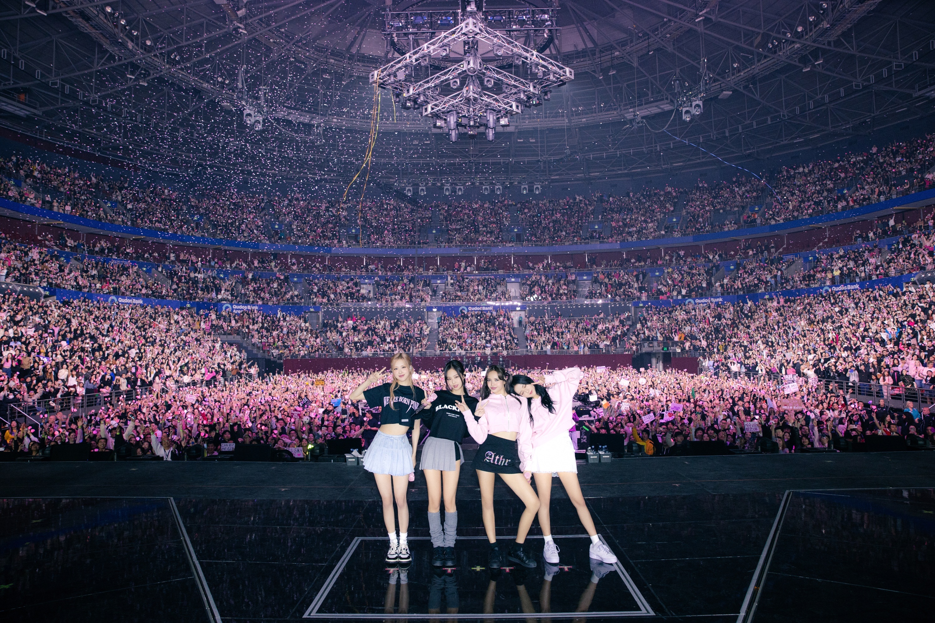 Trước giờ mở bán vé Blackpink: Fan Việt có lấp đầy 40.000 chỗ sân Mỹ Đình? - 2 Trước giờ mở bán vé Blackpink: Fan Việt có lấp đầy 40.000 chỗ sân Mỹ Đình? - 2
