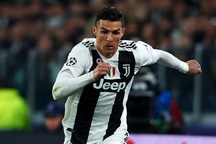 C.Ronaldo bị “hắt hủi” gay gắt vì scandal hiếp dâm