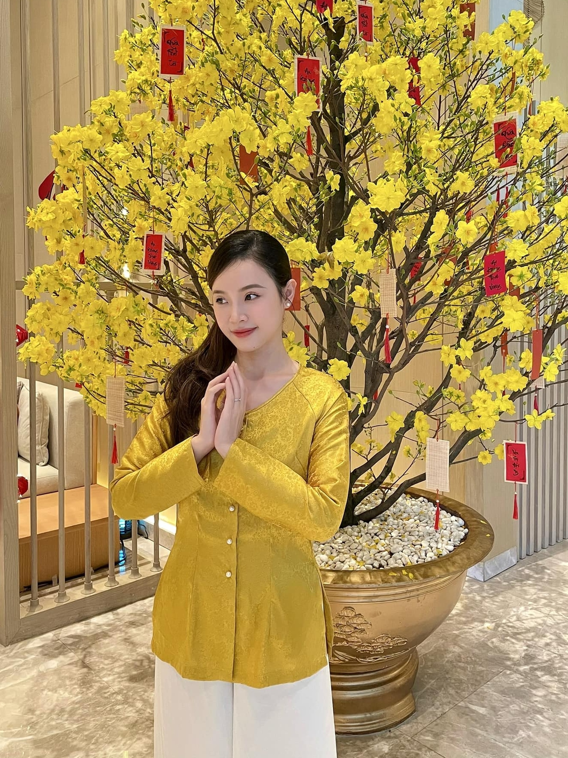 Midu tuổi 36: Hôn nhân đậm chất ngôn tình, ngoại hình thay đổi gây chú ý - 3 Midu tuổi 36: Hôn nhân đậm chất ngôn tình, ngoại hình thay đổi gây chú ý - 3